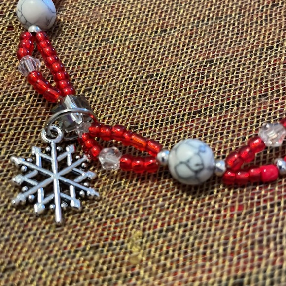 2/25 Handmade Silvertone Red & Clear Beads Bracelet & Earrings w Snowflake Theme - Picture 6 of 7